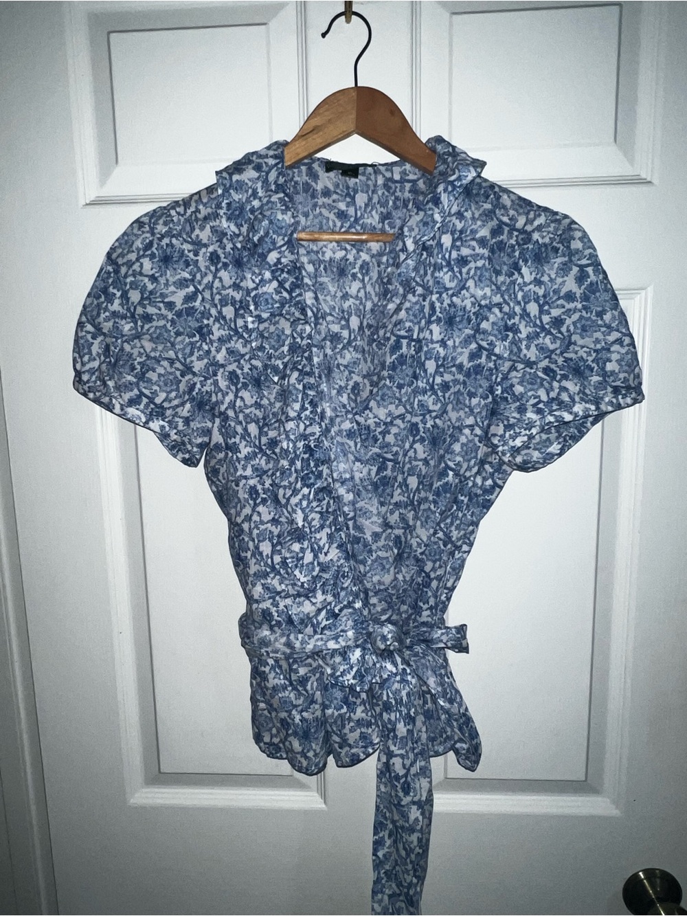 Ralph Lauren Blue and White Floral Tie-Waist Puff Sleeve Blouse